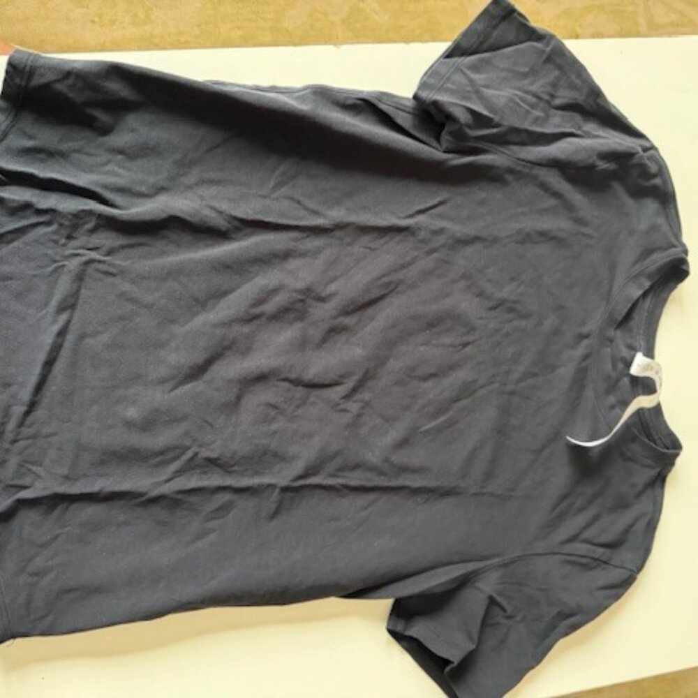 Black Lululemon Waist length T-shirt Size 2